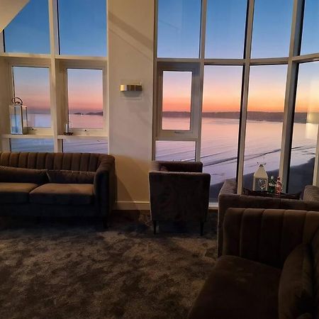 The Panoramic - The Finest Apartment In The City - By Tifa Stays Swansea Exterior photo