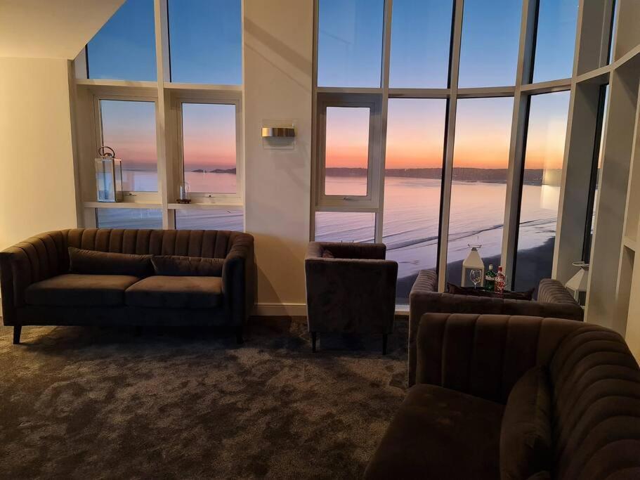 The Panoramic - The Finest Apartment In The City - By Tifa Stays Swansea Exterior photo